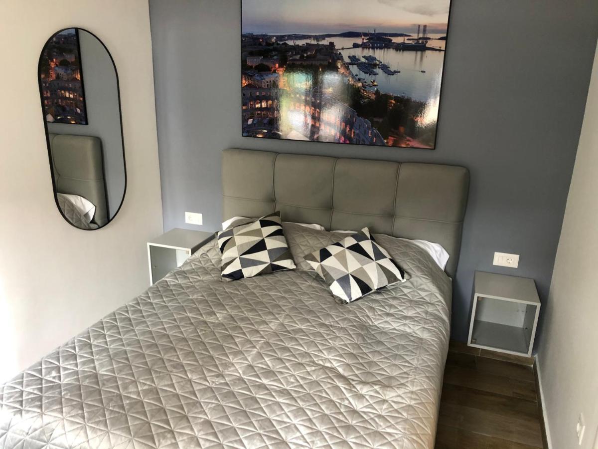 Apartment Mak With Free Parking Pula Exterior foto