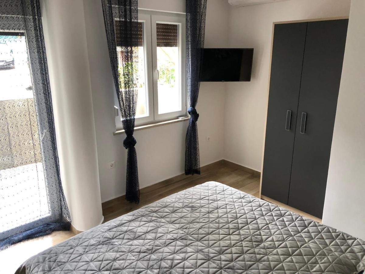 Apartment Mak With Free Parking Pula Exterior foto